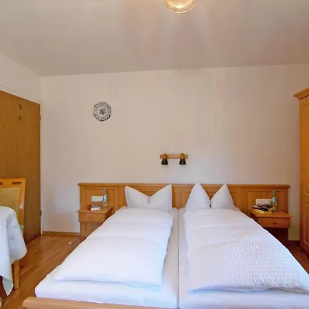 Ahorn Apartment *