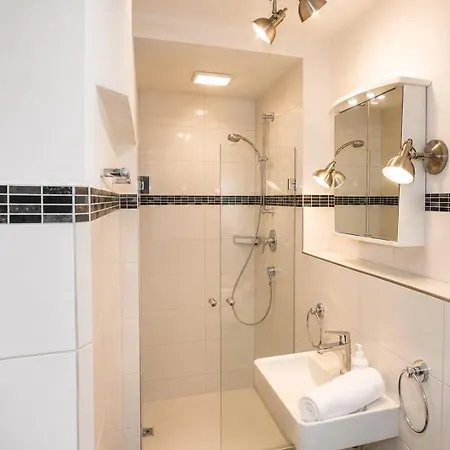Apartmenthaus Ahorn アパート