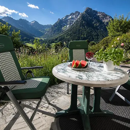 Daire Apartmenthaus Ahorn Mittelberg